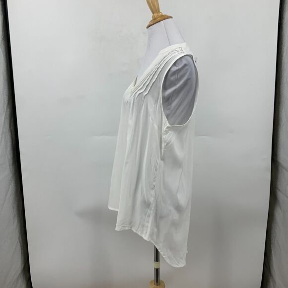 Charlotte Russe Pintuck Blouse Womens L Large White Curved Hem Lightweight Top - Picture 5 of 11
